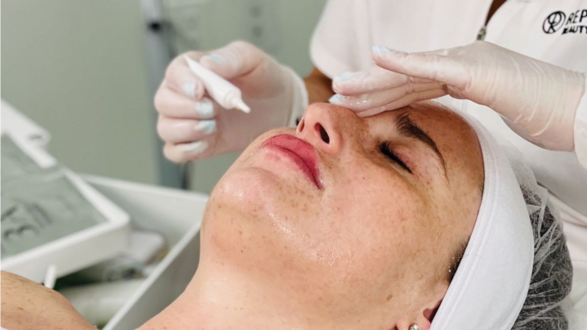 Face Massage at Home: A Step-by-Step Guide